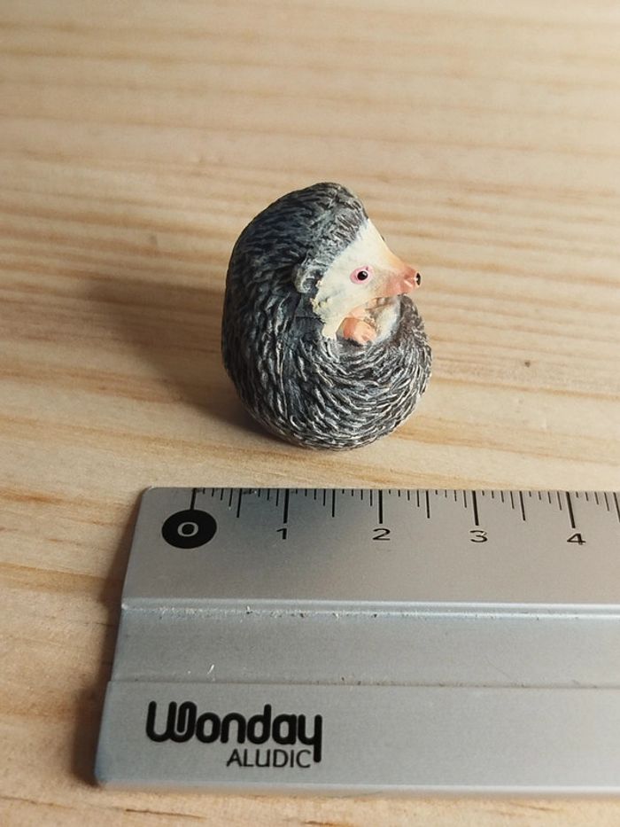 Figurine jeune hérisson Animal de la campagne - photo numéro 3