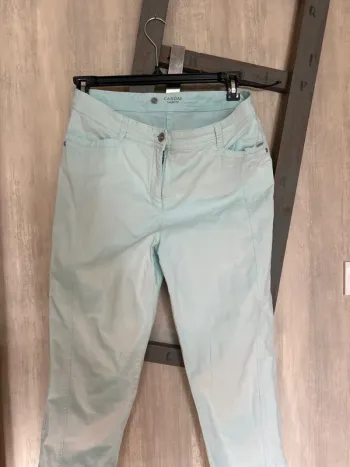 Pantacourt bleu pastel