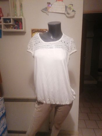 T shirt taille 42/44