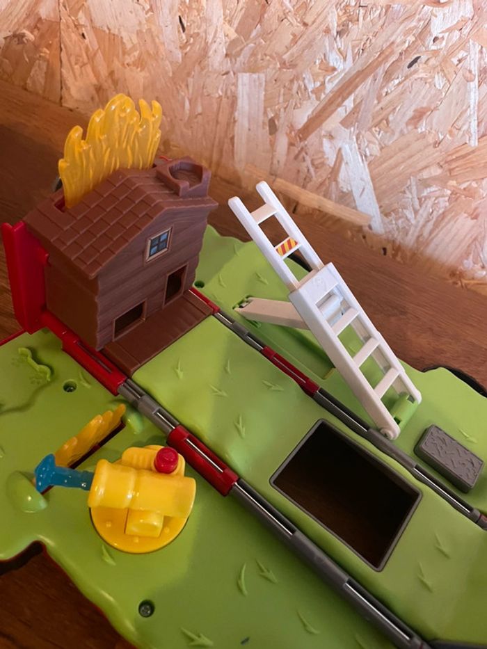 Idée cadeau 🎁 Figurine Marcus Rescue Ensemble de Jeu Transformable 2 en 1 en hélicoptère - photo numéro 5