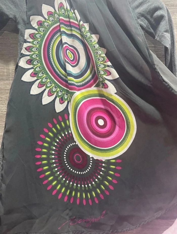 Robe desigual 3/4 ans très peu porté excellent état - photo numéro 3