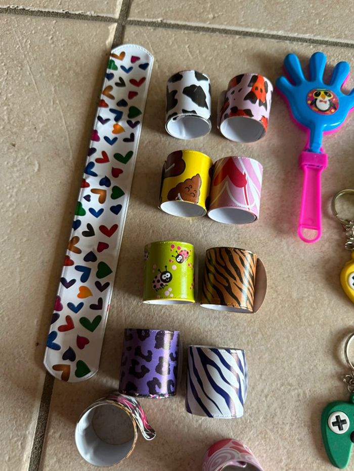 Lot petits jouets - photo numéro 2