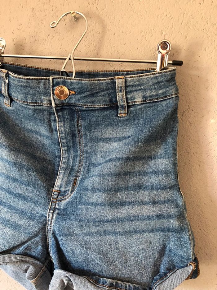 Short H&M taille S 🌻 - photo numéro 2