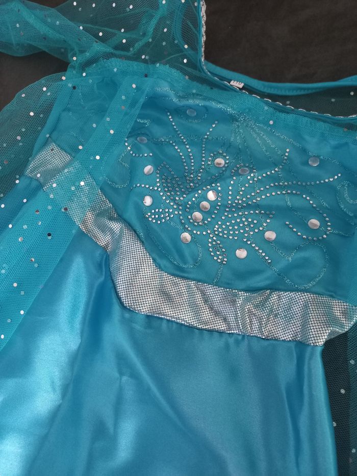 Robe déguisement elsa reine des neiges avec longue traîne 4/5 ans - photo numéro 2