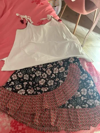 Ensemble jupe short et débardeur assortie
