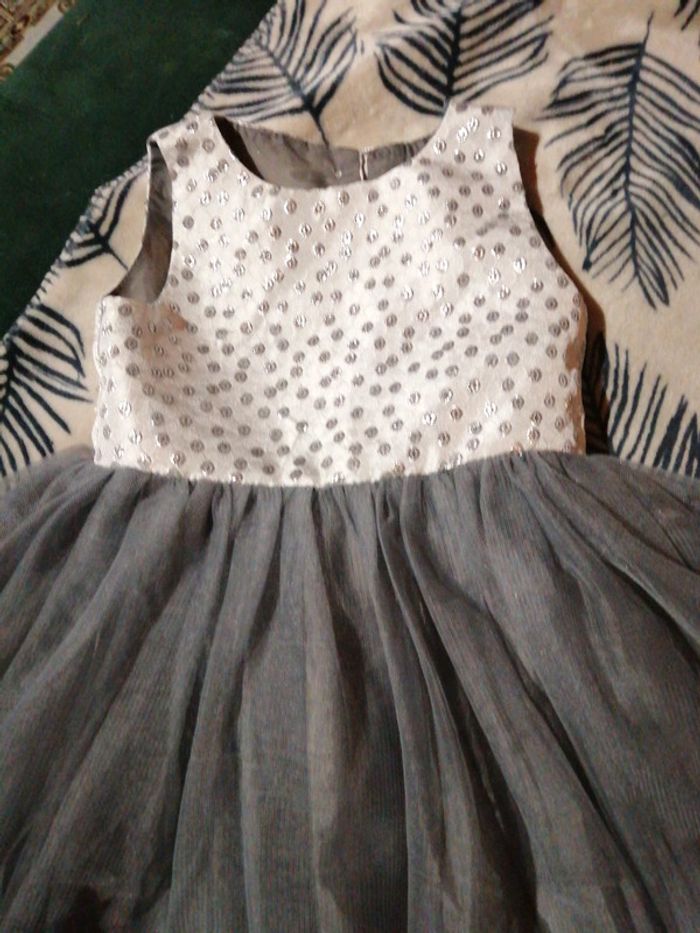 Robe de fêtes - photo numéro 2