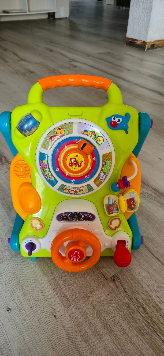 Pousse pousse trotteur