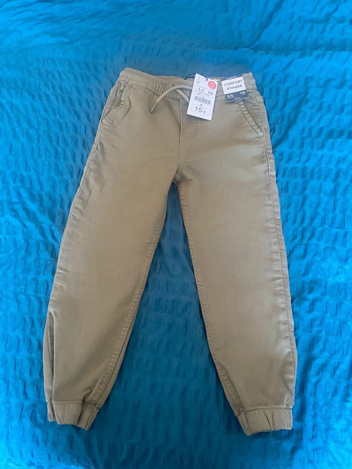 Pantalon garçon 5-6 ans