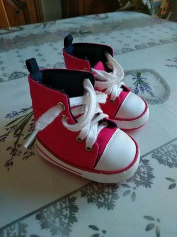 Chaussure bébé "style converse haute"