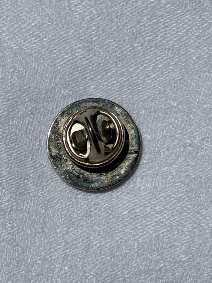 Pin’s Mercedes Benz – Collector - photo numéro 3
