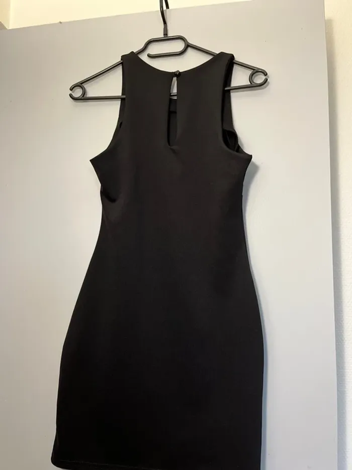 Robe chic noire - photo numéro 3