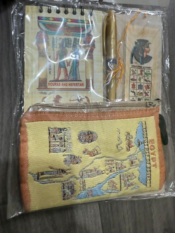 Note book avec stylo et petit trousse de et petit papyrus - photo numéro 2