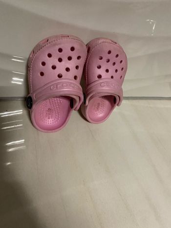 Crocs rose 19/ 20