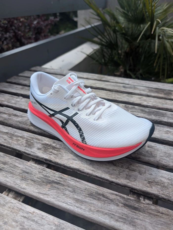 Chaussures de Running Asics Magic Speed 3 pour femme taille 37 ½ - photo numéro 3