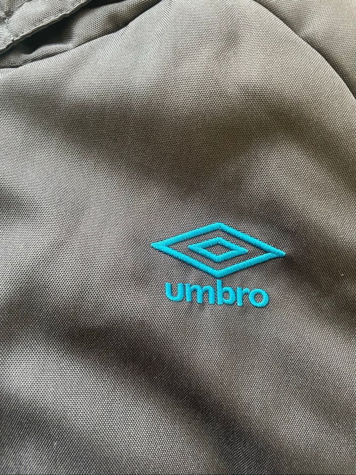 Manteau avec capuche Umbro - taille 16/17 ans - photo numéro 2