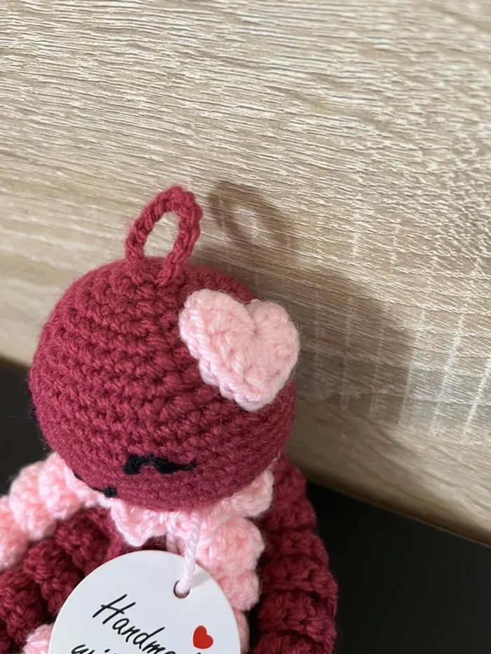 Doudou, Pieuvre fuchsia et rose au crochet, pour bébé avec cœur