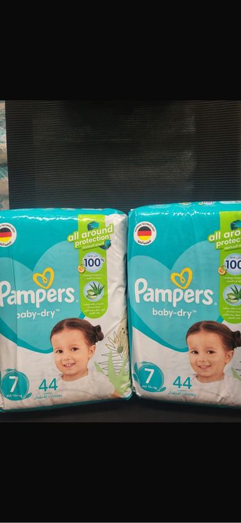 Pampers baby dry taille 7 (88 couches)