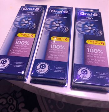 Lot 3 paquets de brossettes oral b sensitive