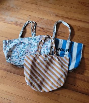 Lot de tote bag sezane