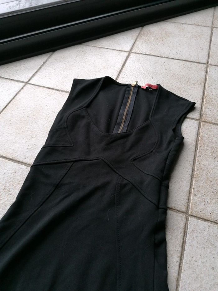 Robe moulante - photo numéro 2