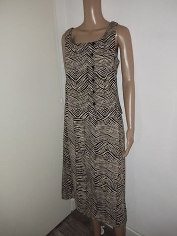 Ensemble affinités Armand Thiery
Jupe taille 44
Haut taille 3