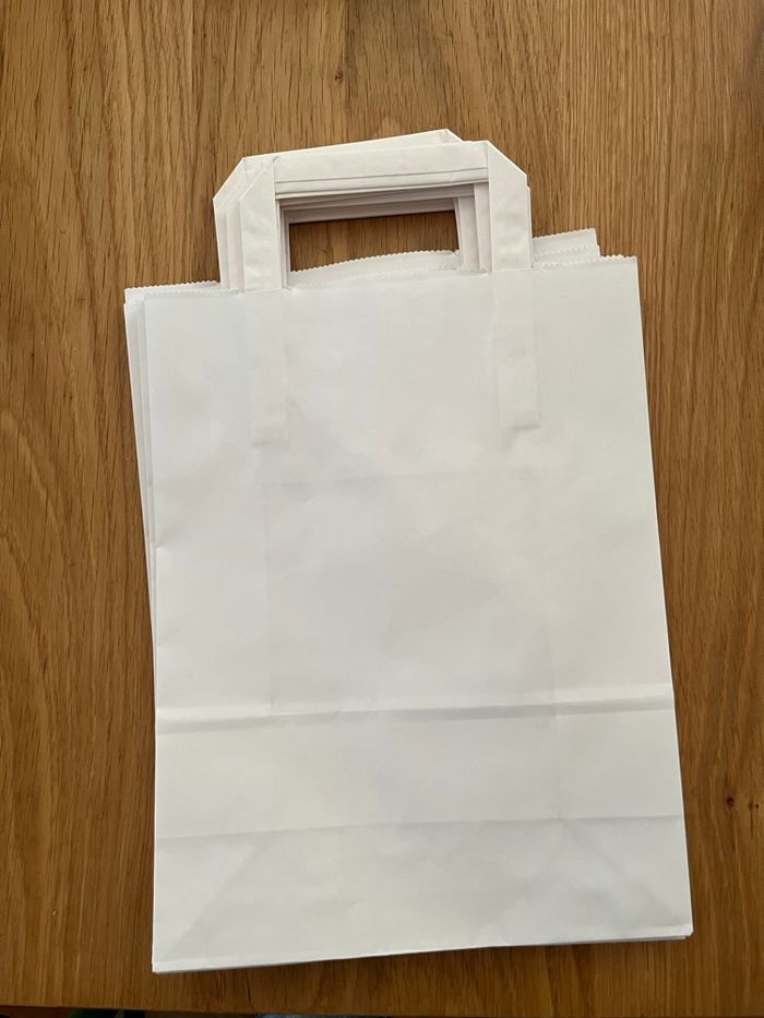 Sachet en papier blanc pour vente de créations - photo numéro 2