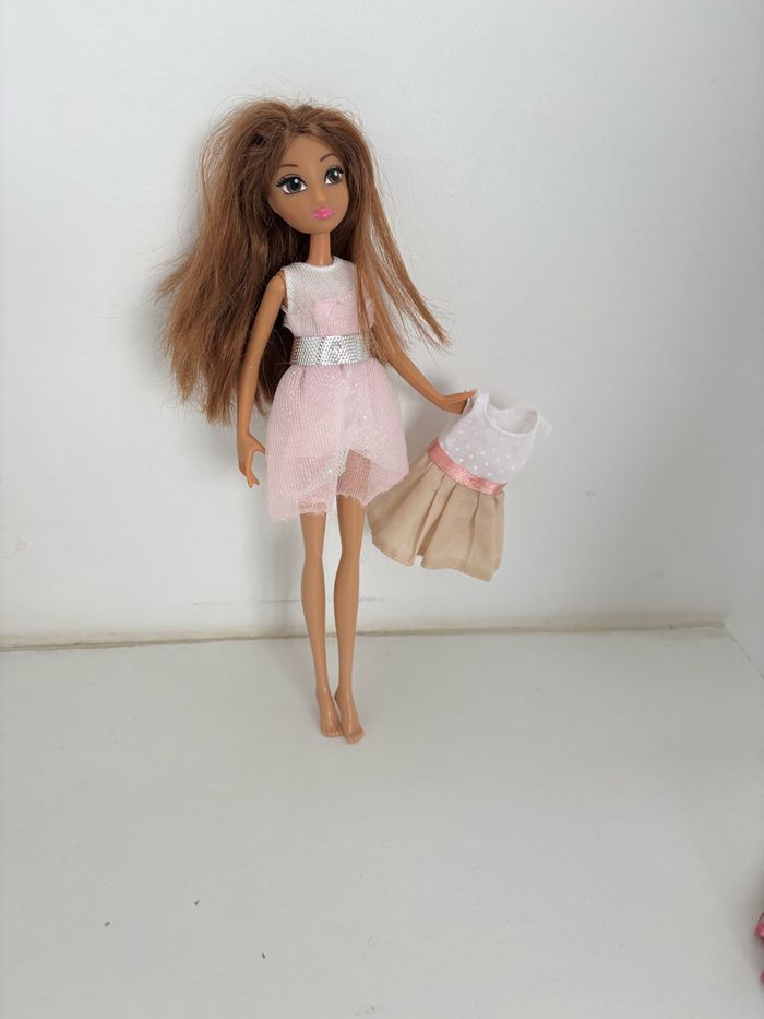 Disney Violetta - poupée avec 2 robes