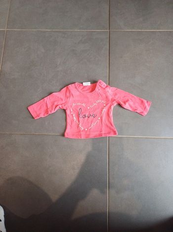 T-shirt manches longues kiabi 1 mois