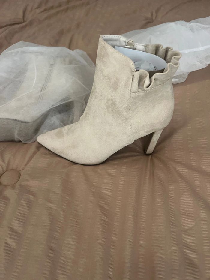 Bottines beiges,neuve pointure 40 - photo numéro 2