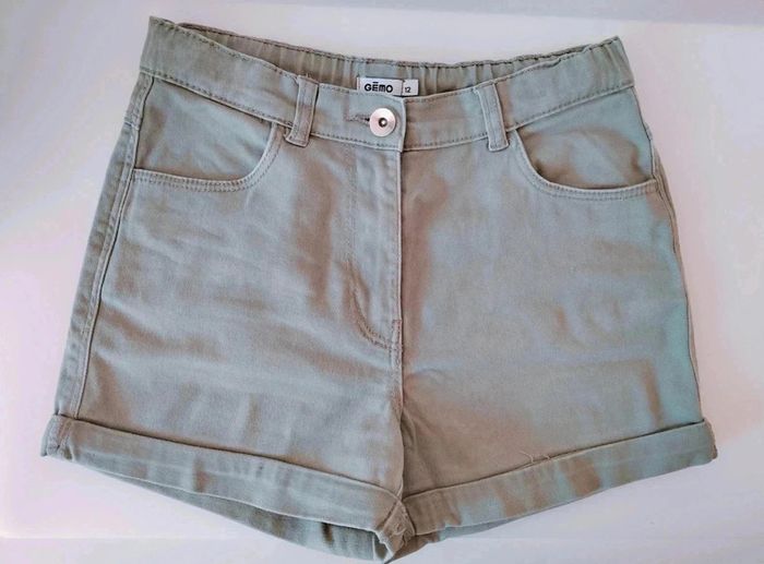 10 € Short kaki taille 12 ans Gemo