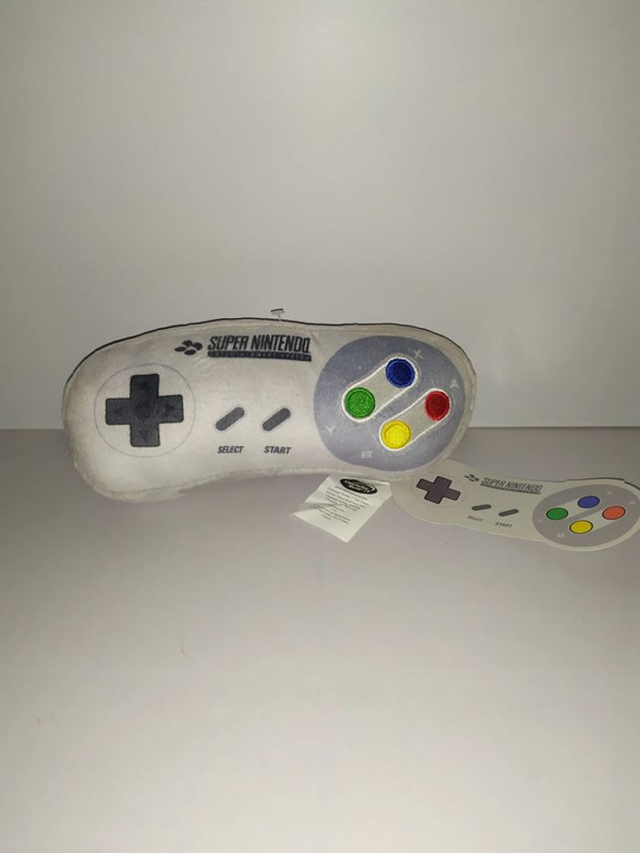 Peluche manette Super Nintendo SNES officielle neuf