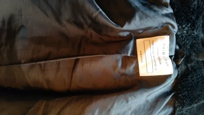 Veste courte fourrure capuche noire - photo numéro 4