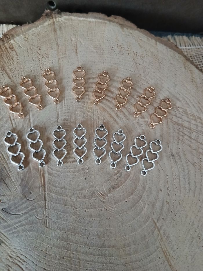 Lot de 16 connecteurs pendentifs multi-coeurs doré et argenté