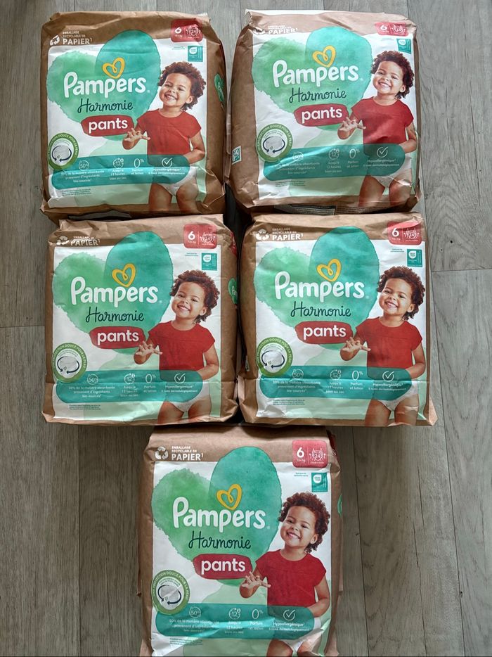 Mega pack de 120 couches pampers harmonie pants taille 6 neuf