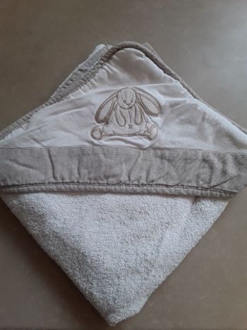 Cape de bain lapin beige TBE