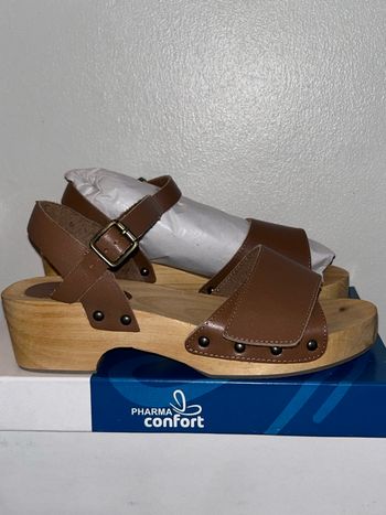 Sandales femme cuir et talons bois style sabot pharma confort