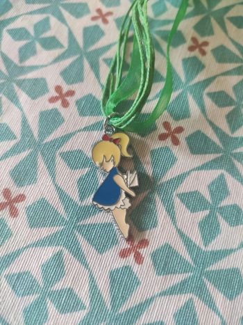 Collier en métal et organza