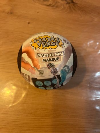 MGA's Miniverse Make It Mini Makeup
