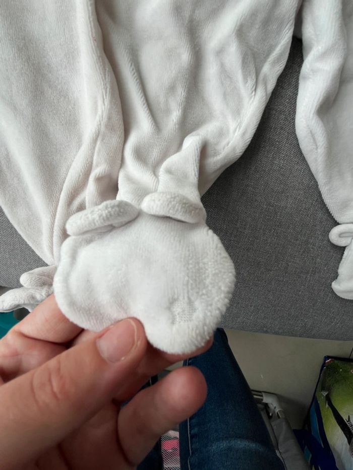 2 pyjamas bébé - photo numéro 4