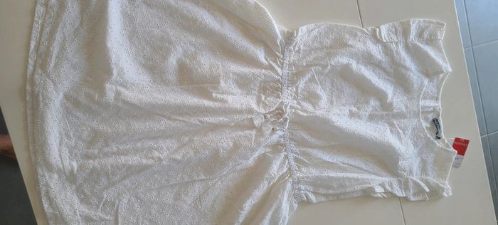 Robe blanche 12 ans neuve
