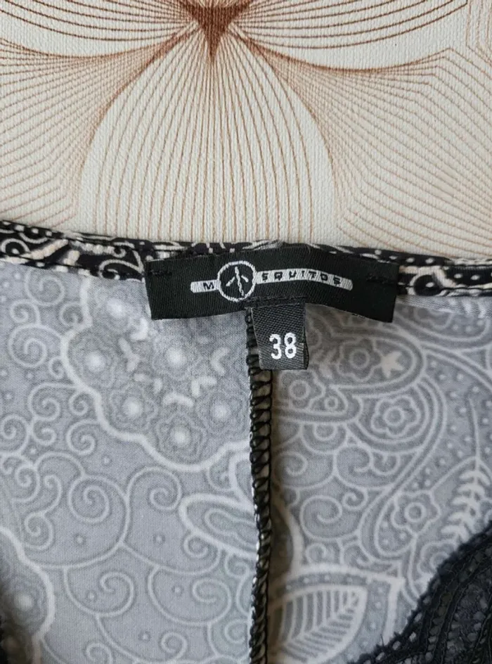 Robe  noire  et  blanche à  motif  floral  femme en  taille  38  en très  bon  état  y2k - photo numéro 3