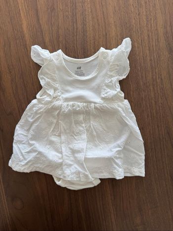Robe blanche broderie