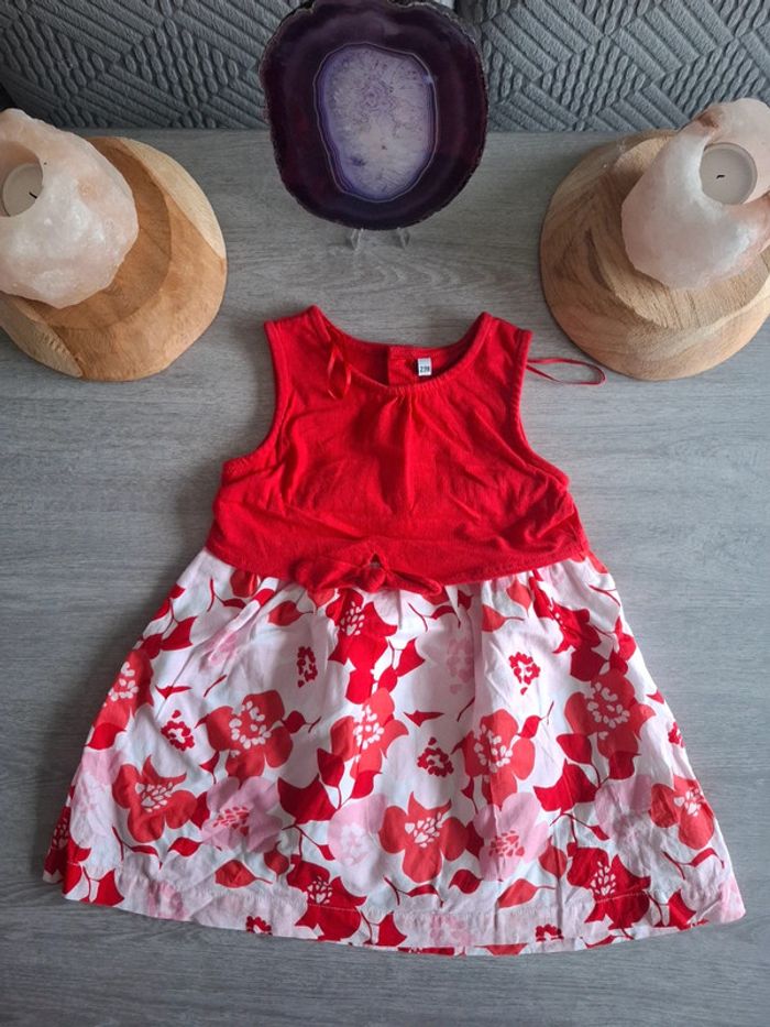 robe et fleurie Taille 23 mois - photo numéro 2