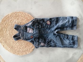 Salopette jean taille 6mois, très bon état, garçon Orchestra