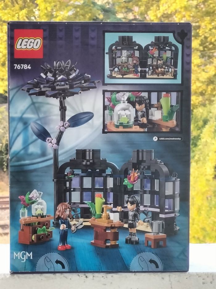 Lego famille Addams le dahlia noir - photo numéro 3