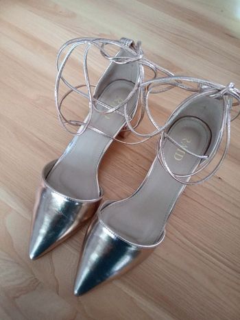 Chaussures dorées
