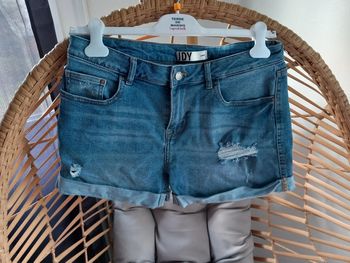 Short à trou en jean taille 40