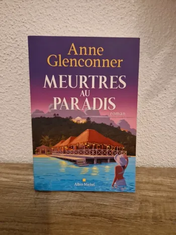 📚 livre meurtres au paradis