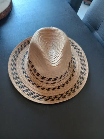 Chapeau imitation paille synthétique