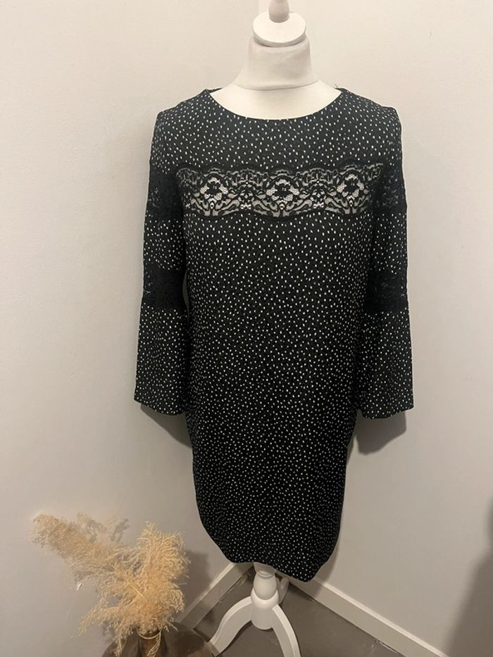 Robe noire dentelle pois Sandro M comme neuve